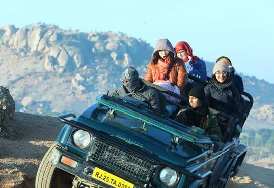 Safari jeep on the jawai hill